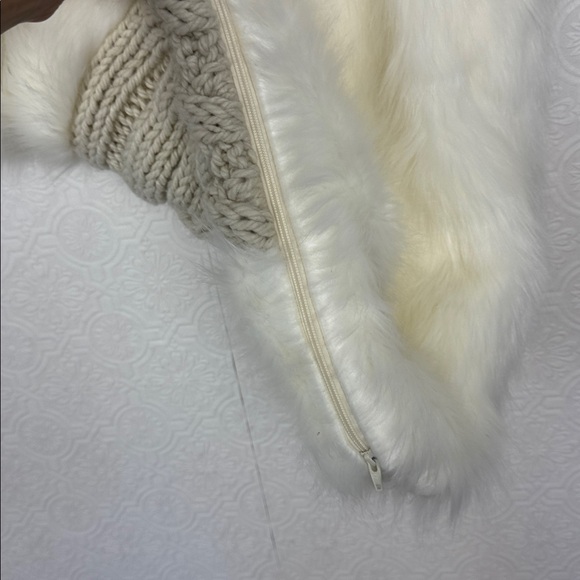 Pottery Barn Faux Fur Pillow Case Cable Knit Accent Cream White Large Square